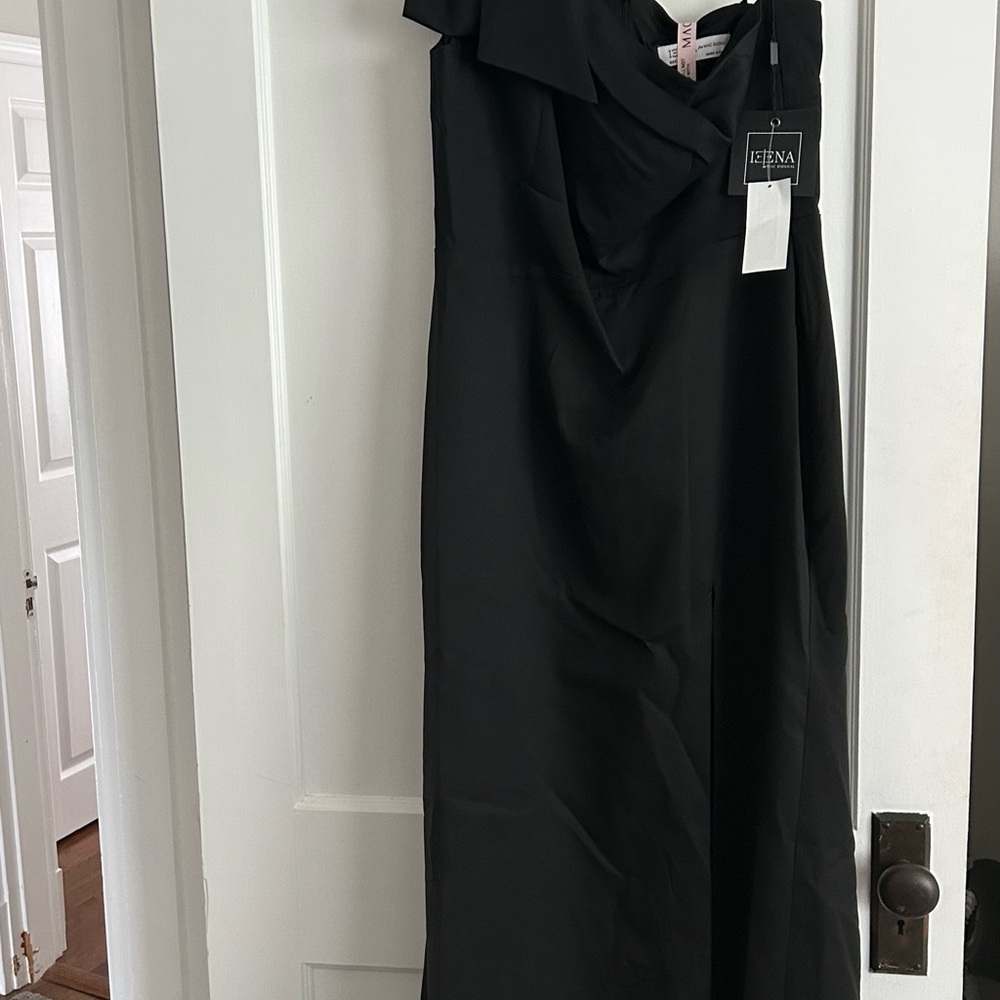 Elegant Black Sleeveless Dress - Picture 6 of 10